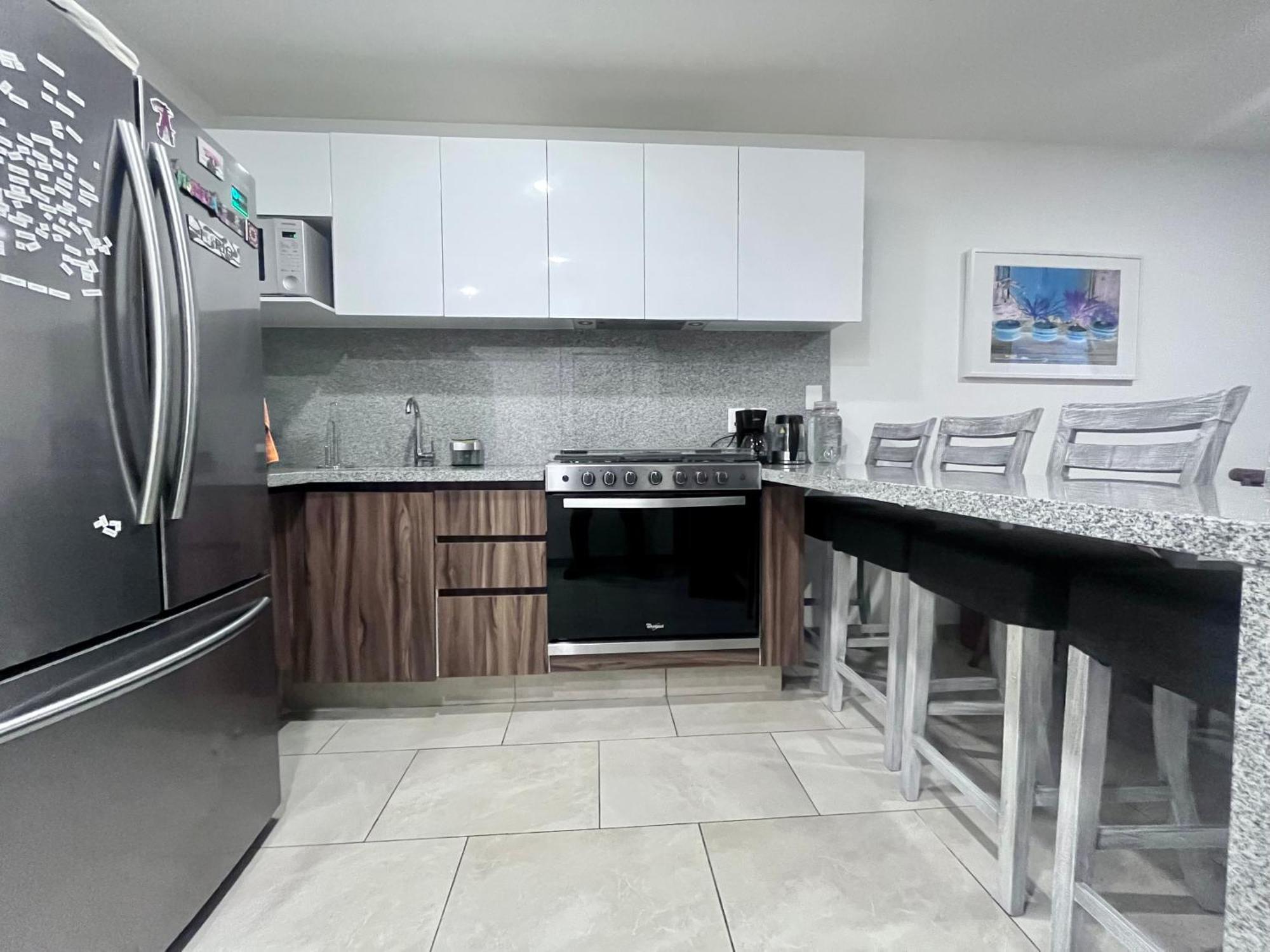 Ml002 - 2br - 2bth Apartment *